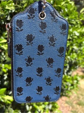 Coach ULTRA RARE Badlands Black Blue Floral Wristlet VGUC